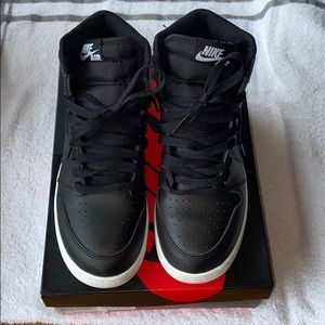 Air Jordan 1 - High